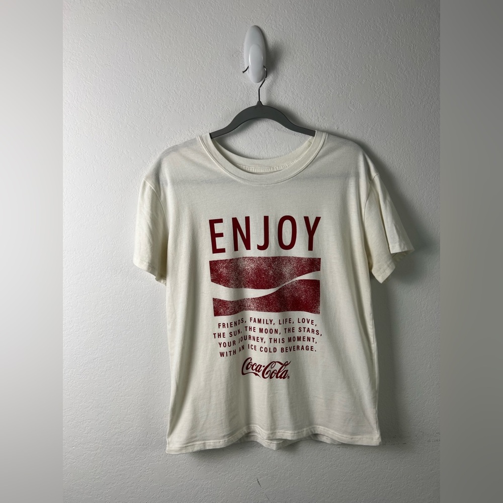 Vintage Coca-Cola Enjoy Friends Family Life Love Sun Moon Short Sleeve Tee Shirt